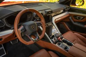 Lamborghini Urus Shiny Black Package 2018 года  (NA)